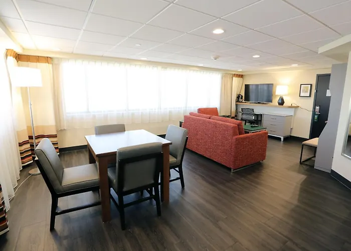 By Ihg Hotel Champaign