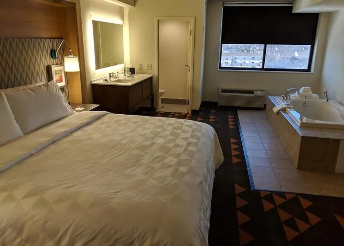By Ihg Hotel 3*