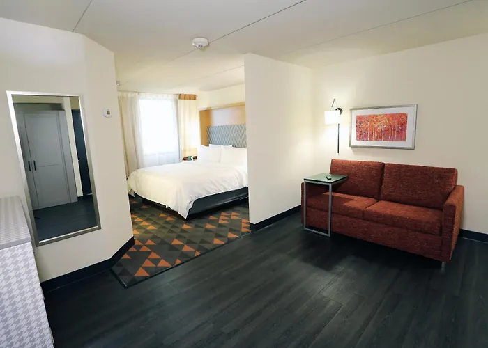 Hotel By Ihg