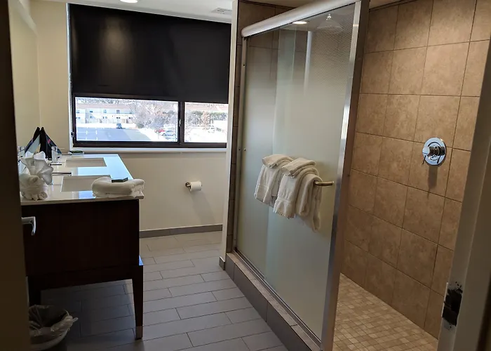 Hotel By Ihg Champaign