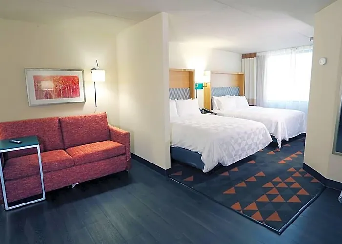 Hotel By Ihg Champaign