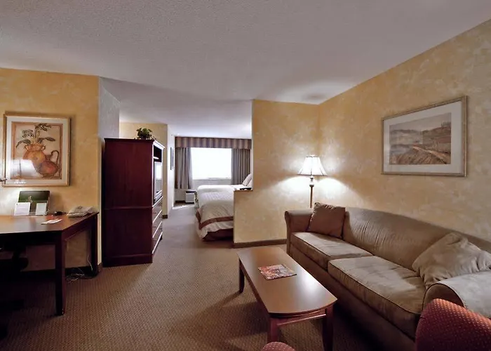 By Ihg 3* Champaign